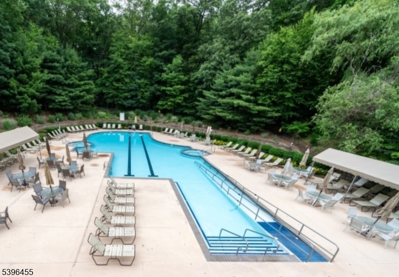 FOX HILLS - Residential Lease