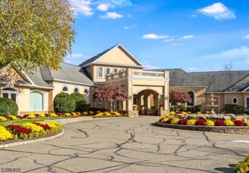 FOX HILLS - Residential Lease