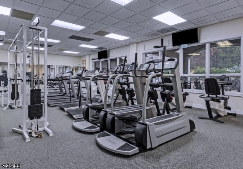 FOX HILLS - Residential Lease
