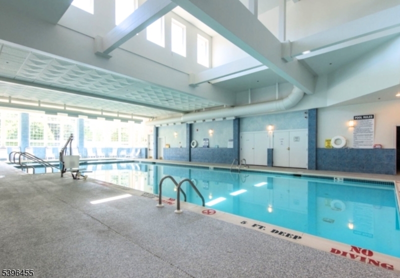 FOX HILLS - Residential Lease