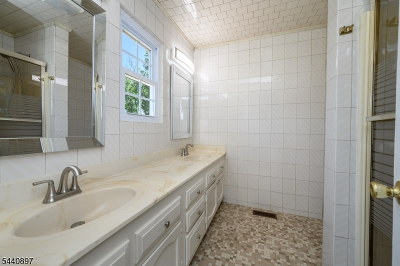 Hickory Knolls - Residential