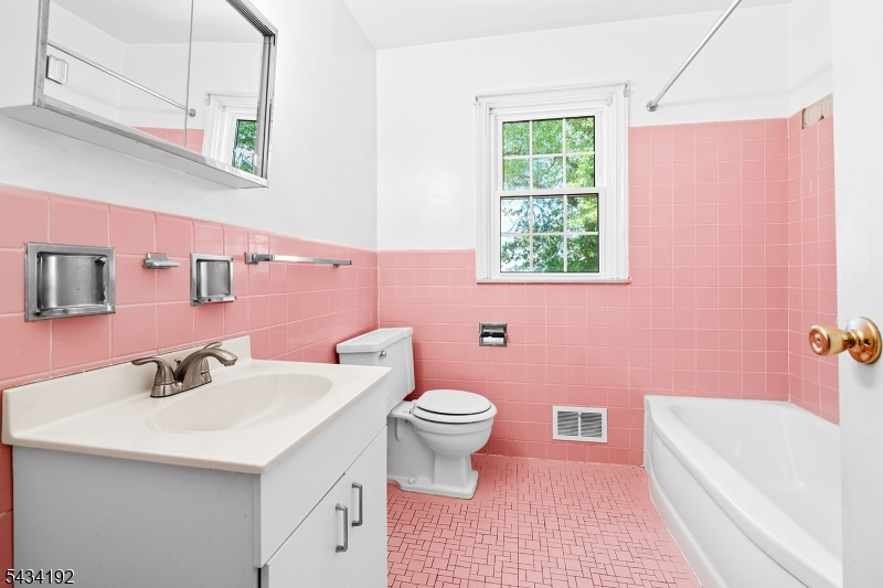 New England Gardens - Residential