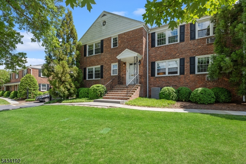 New England Gardens - Residential