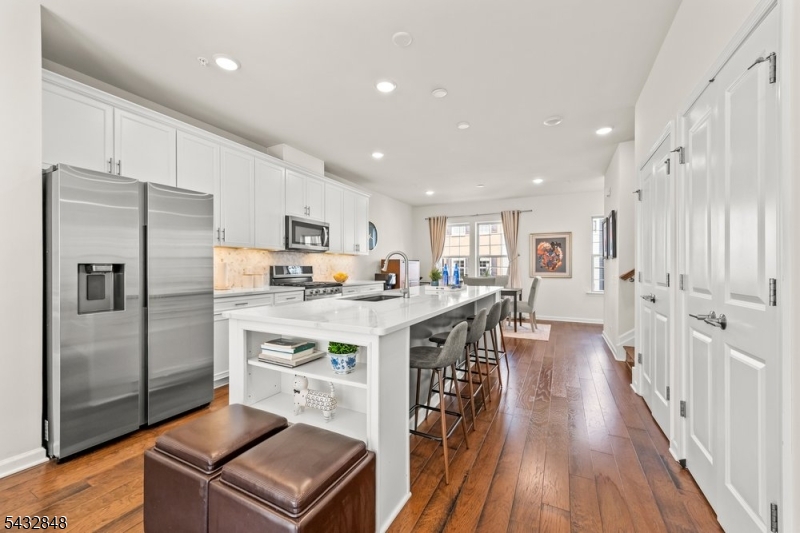 Livingston Square - Residential