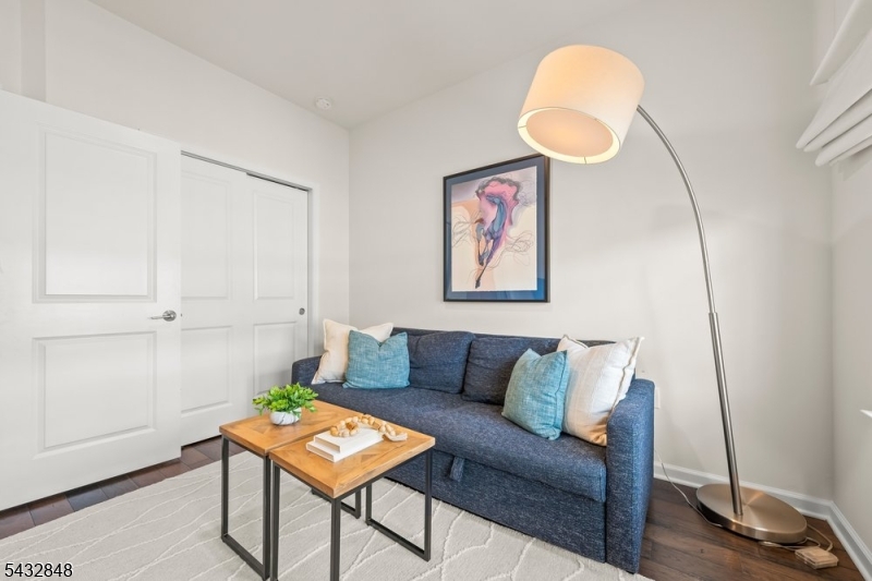 Livingston Square - Residential