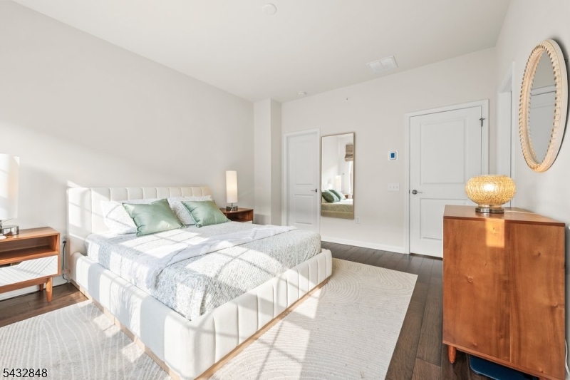 Livingston Square - Residential