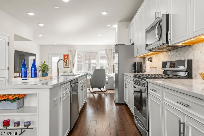 Livingston Square - Residential