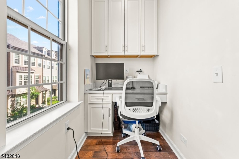 Livingston Square - Residential