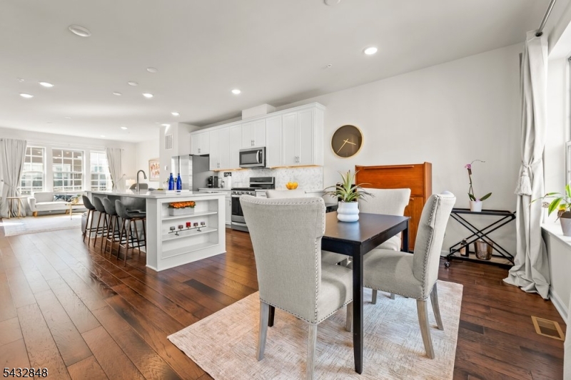 Livingston Square - Residential
