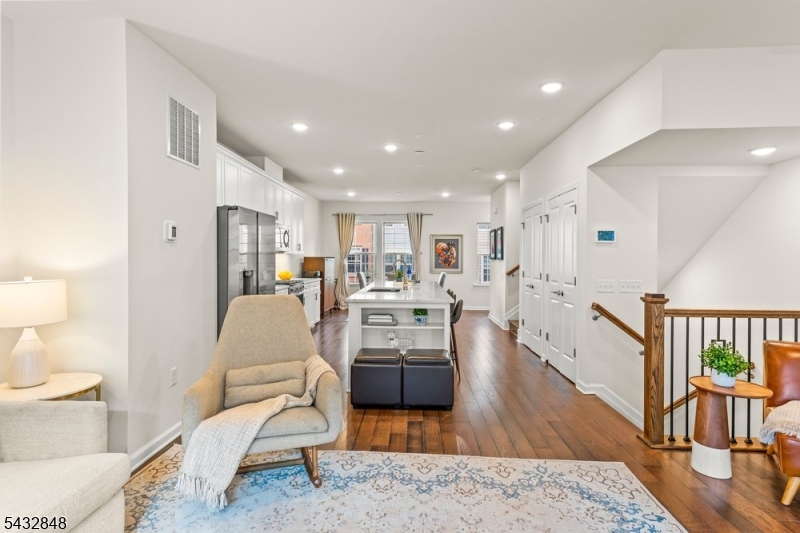 Livingston Square - Residential