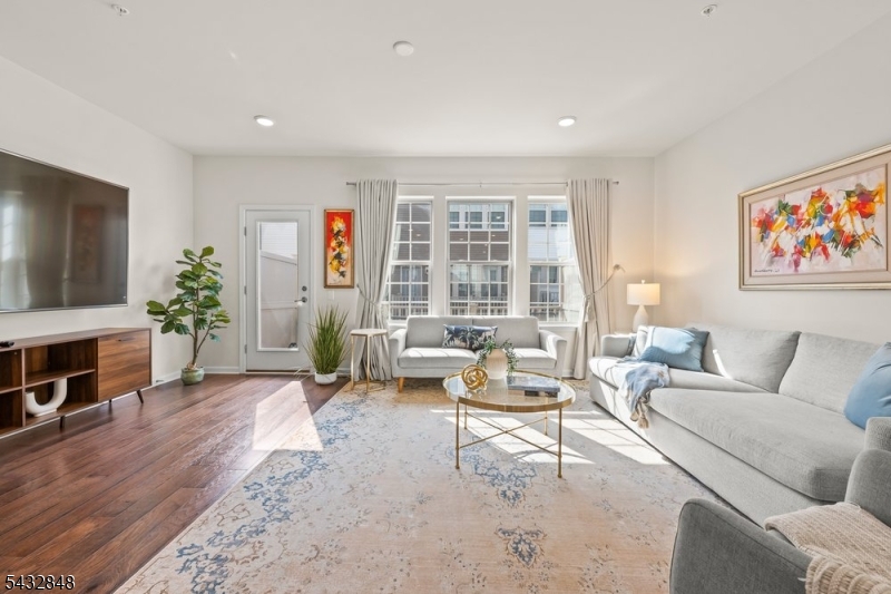 Livingston Square - Residential