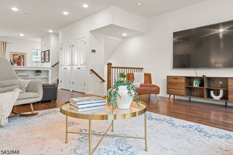 Livingston Square - Residential