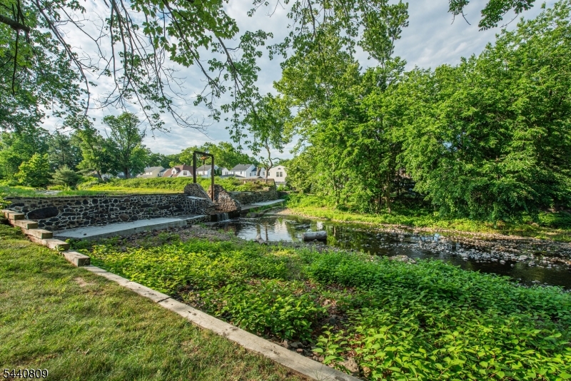 Lakeside Village - Residential Lease