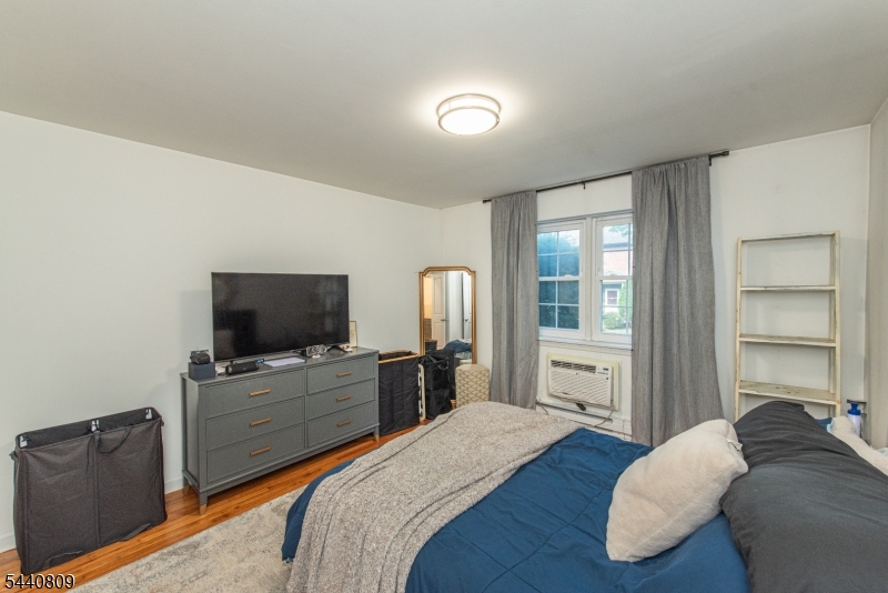 Lakeside Village - Residential Lease