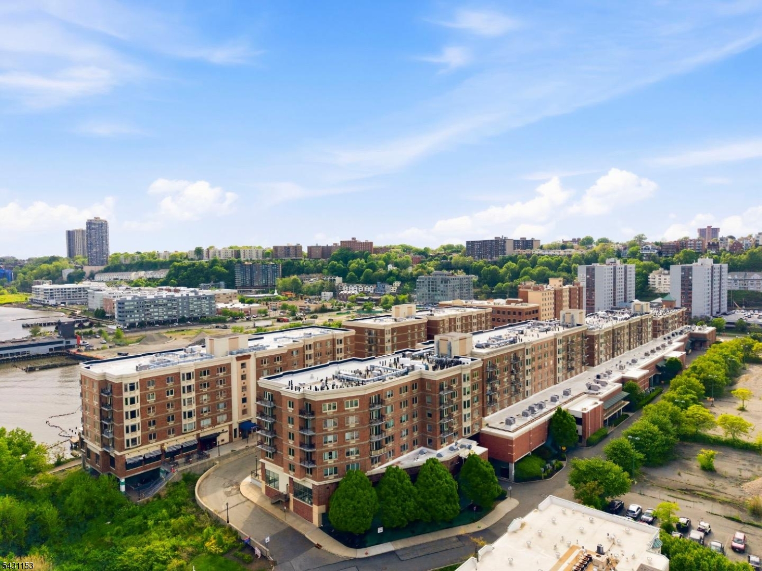 The Peninsula At City Place - Residential
