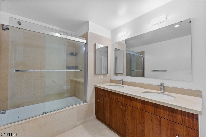The Peninsula At City Place - Residential