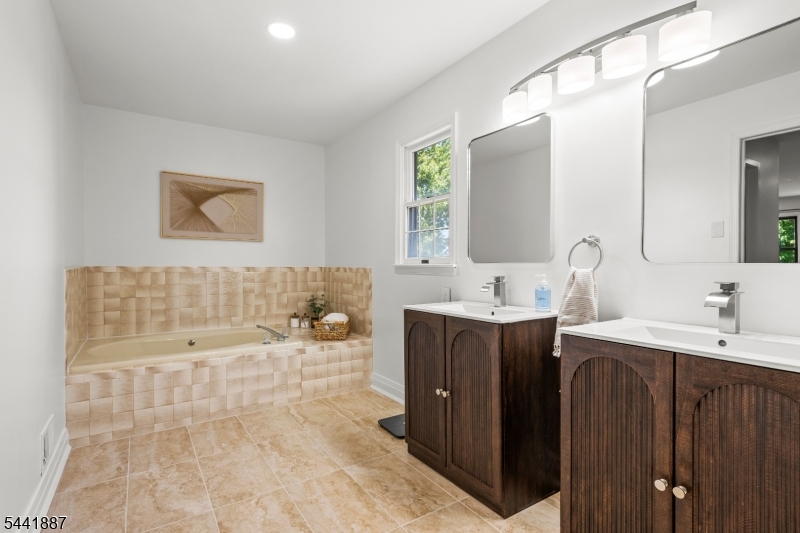 Williamsburg Estates - Residential