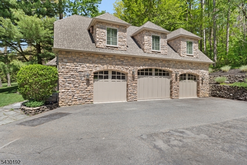 Roxiticus Valley/Far Hills - Residential