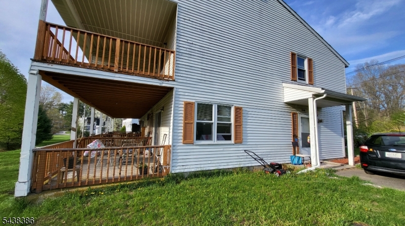 Come visit this spacious multi-level 2-bedroom, 1-bath end-unit townhouse, conveniently located near the clubhouse and association pool. This desirable community offers lakes, beaches, parks, and plenty of recreational opportunities. Don't miss your chance to enjoy all that this wonderful neighborhood has to offer!