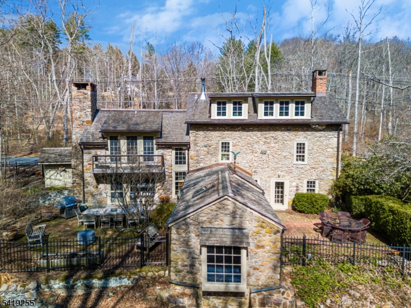 Mountainsville - Residential
