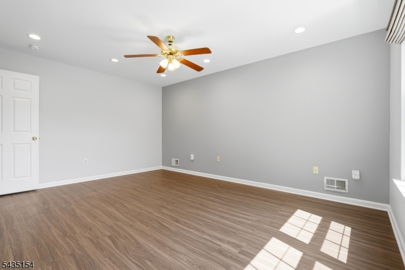 Somerset Glen - Residential
