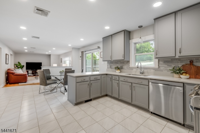 Riker Hill - Residential