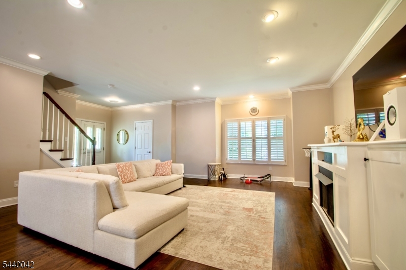 GRAMERCY SQUARE - Residential