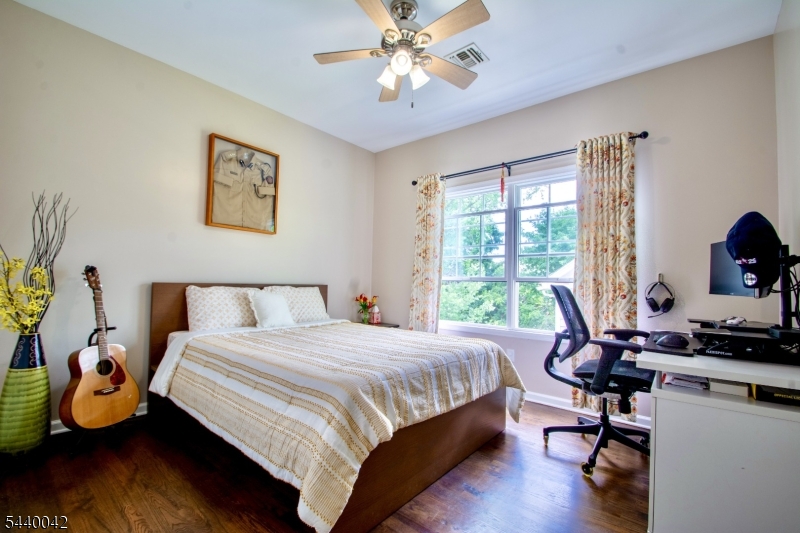 GRAMERCY SQUARE - Residential