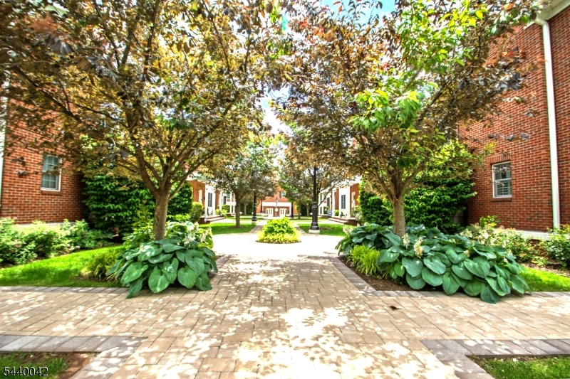 GRAMERCY SQUARE - Residential