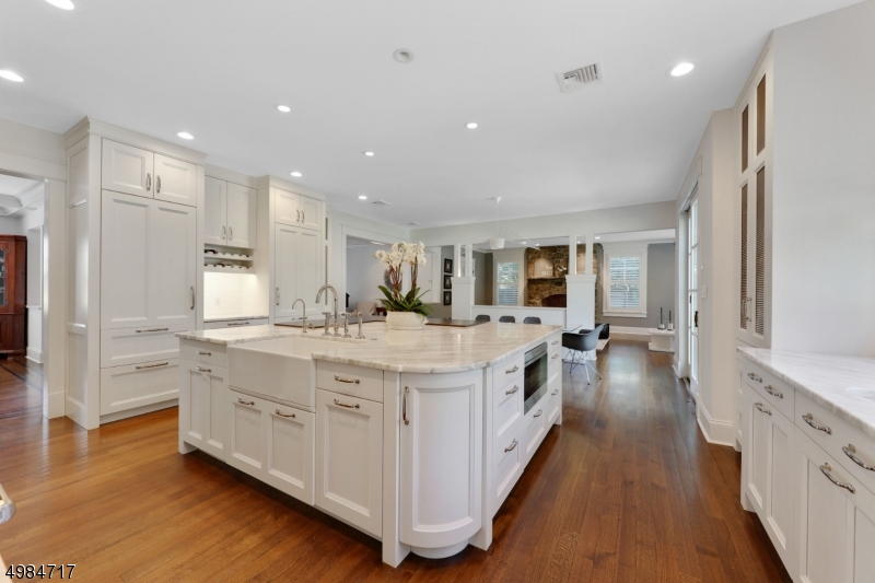 ROLLING HILL - Residential