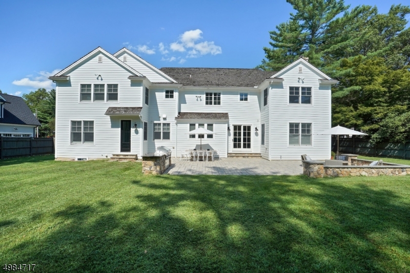 ROLLING HILL - Residential