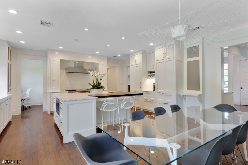 ROLLING HILL - Residential