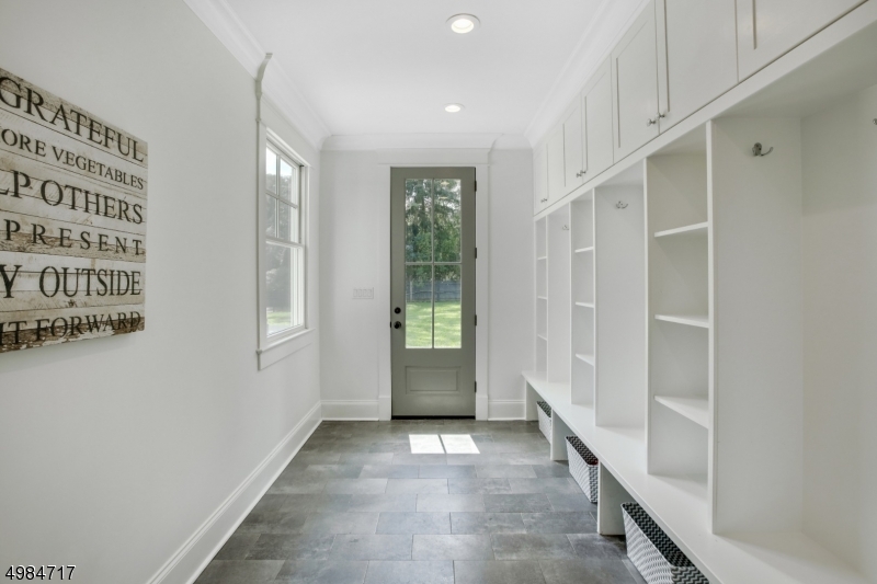 ROLLING HILL - Residential