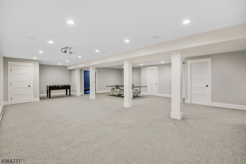 ROLLING HILL - Residential