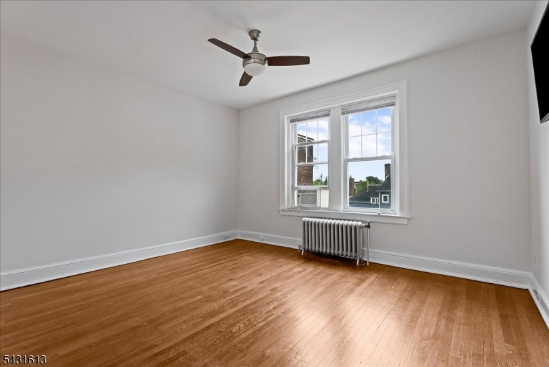 Altamont Ct - Residential