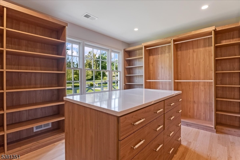New Vernon - Residential