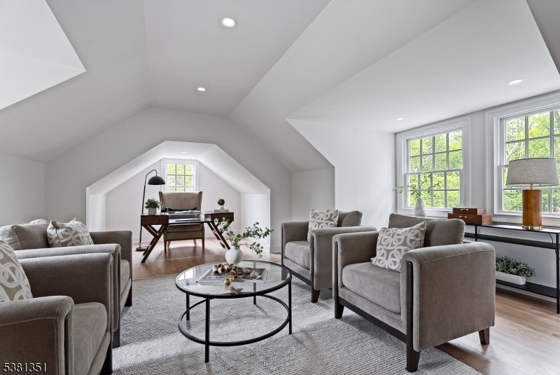New Vernon - Residential