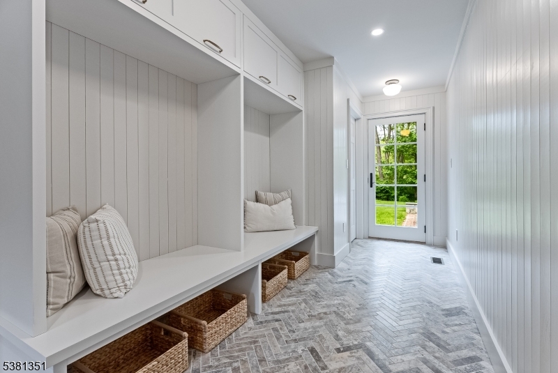 New Vernon - Residential