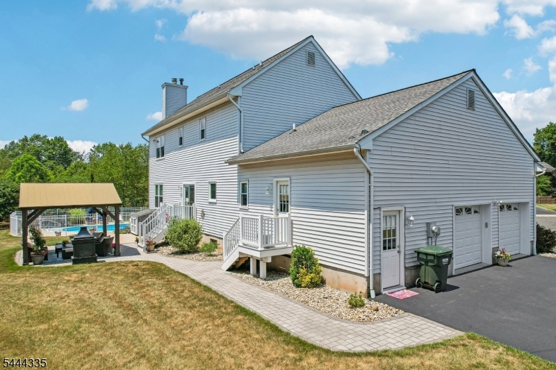 Brentwood Hills - Residential