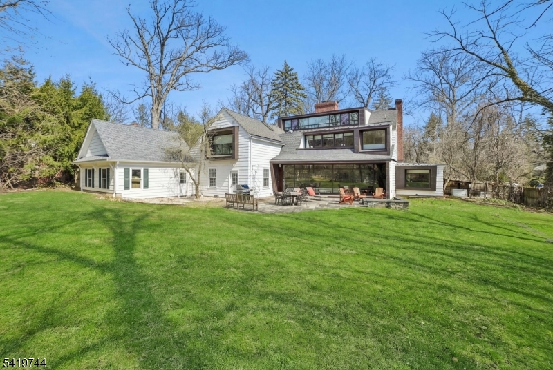 OLD SHORT HILLS - Residential