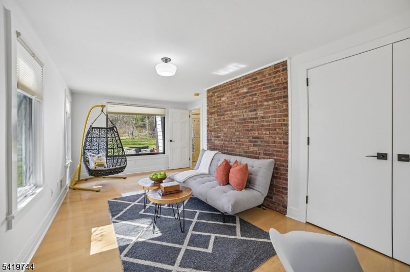 OLD SHORT HILLS - Residential