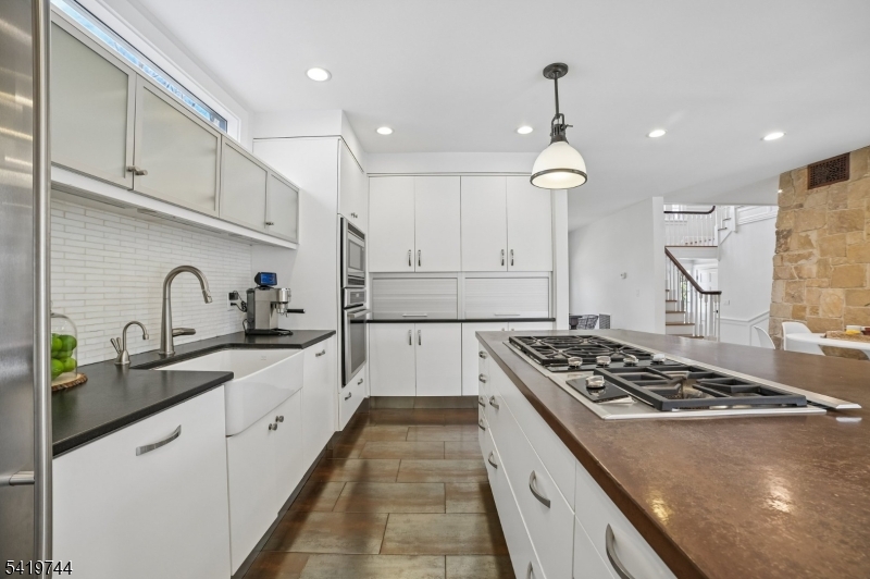 OLD SHORT HILLS - Residential