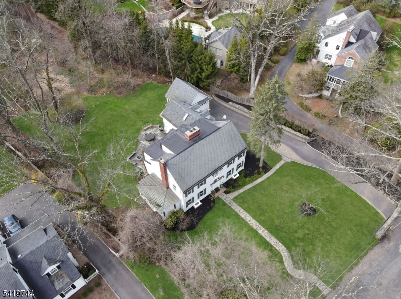 OLD SHORT HILLS - Residential