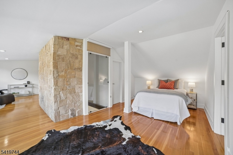 OLD SHORT HILLS - Residential