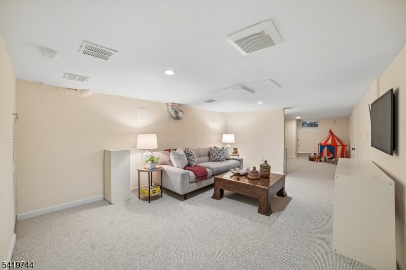 OLD SHORT HILLS - Residential