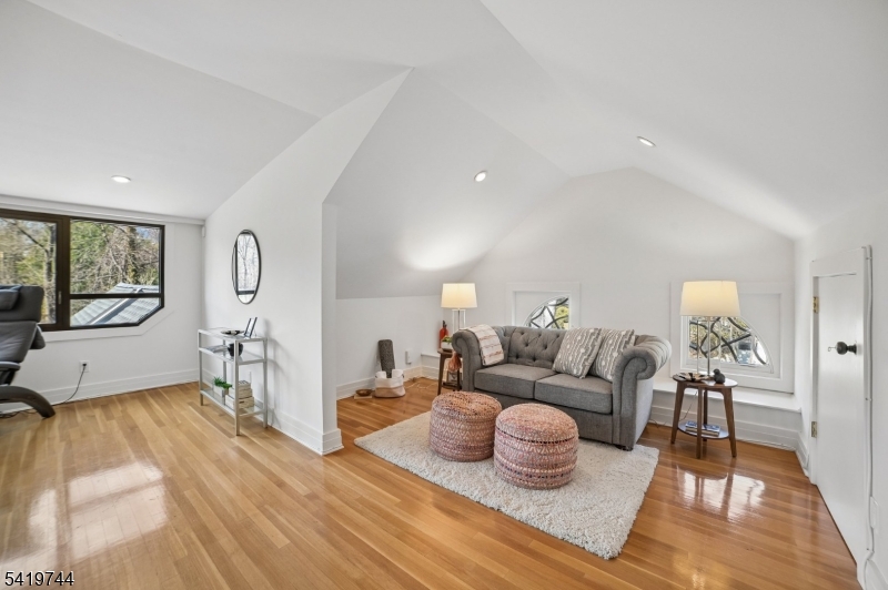 OLD SHORT HILLS - Residential