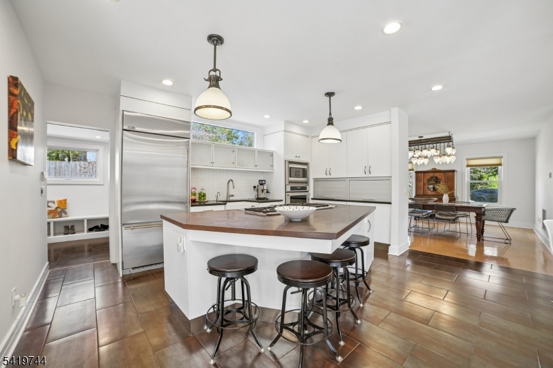 OLD SHORT HILLS - Residential