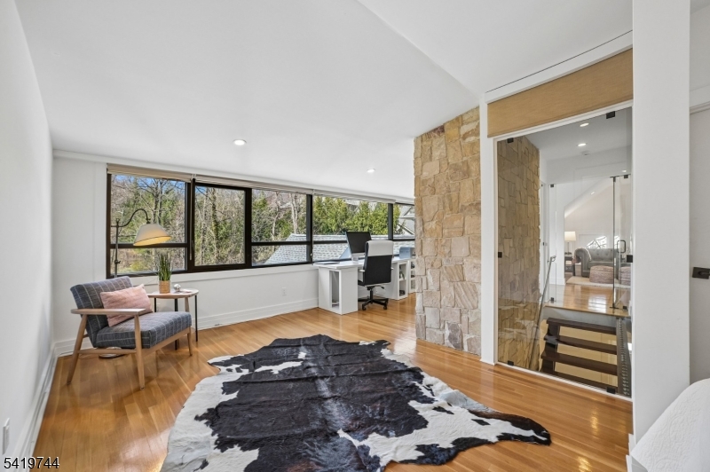 OLD SHORT HILLS - Residential