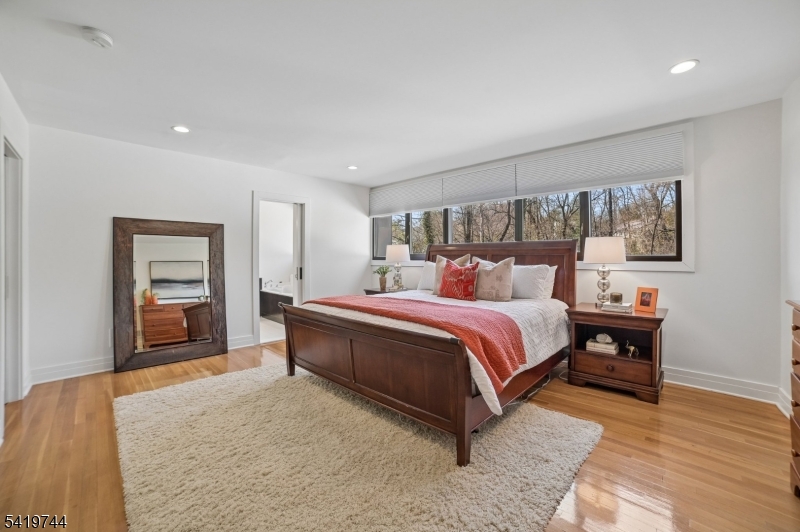OLD SHORT HILLS - Residential