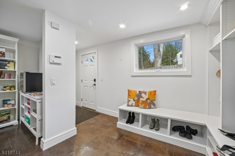 OLD SHORT HILLS - Residential